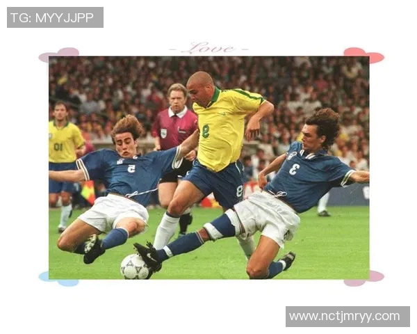 足球明星圣诞特别合集免费下载尽享球场魅力与节日欢乐